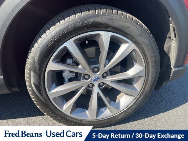 Certified 2025 Ford Explorer Platinum w/ Ultimate Package AWD/4WD image 8