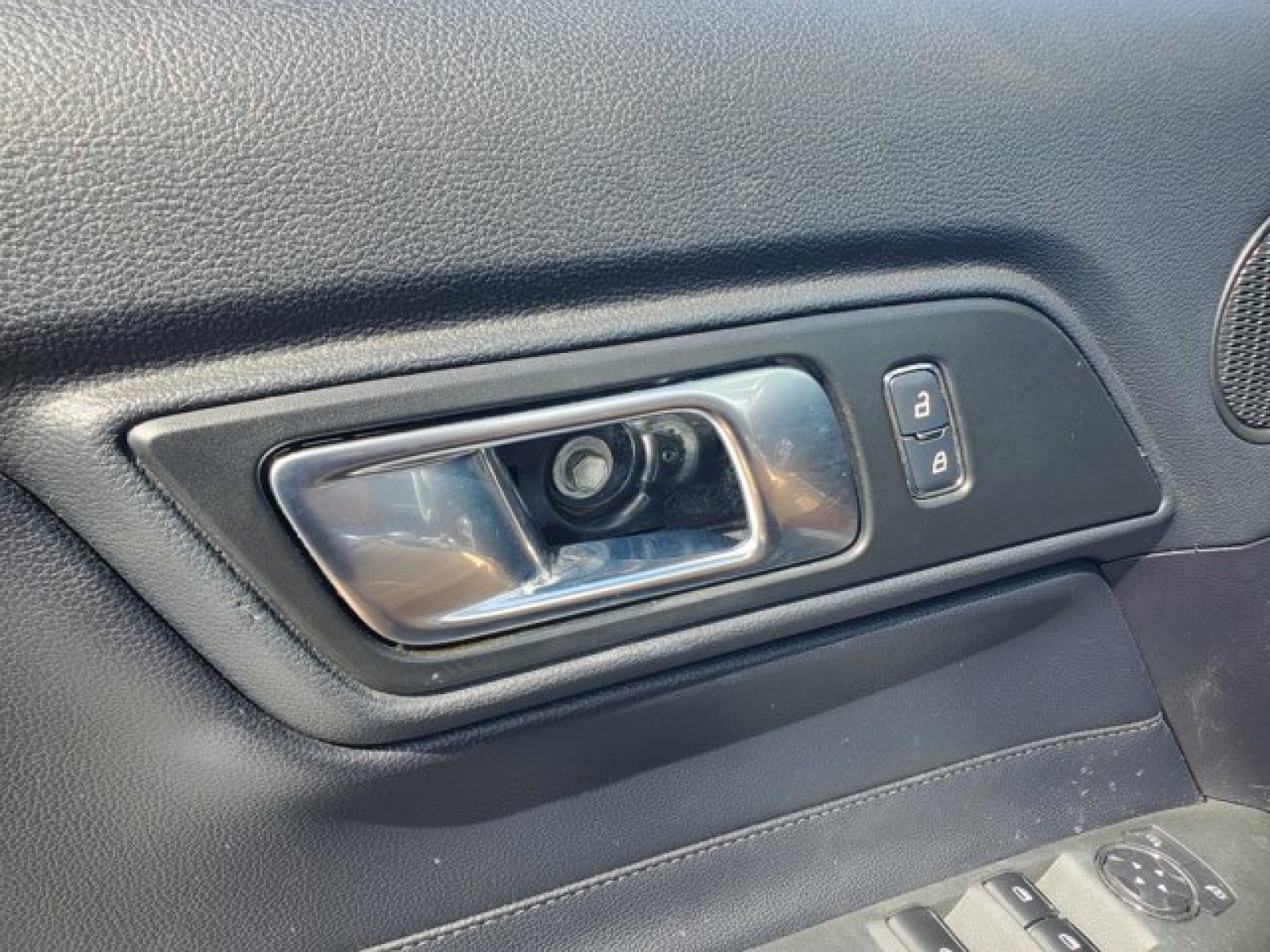 Certified 2019 Ford Mustang Premium image 14