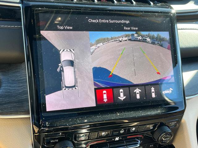 Used 2023 Jeep Grand Cherokee 4WD 4xe w/ Luxury Tech Group II image 12