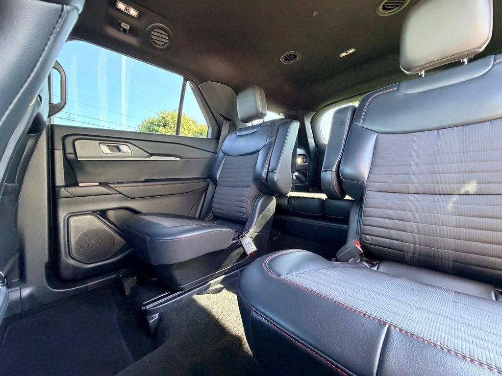Certified 2025 Ford Explorer ST-Line AWD/4WD image 18