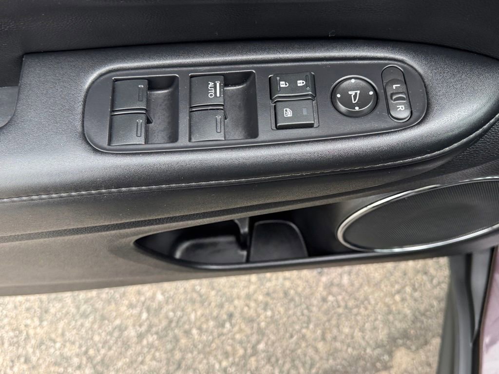 Used 2021 Honda HR-V EX-L image 16