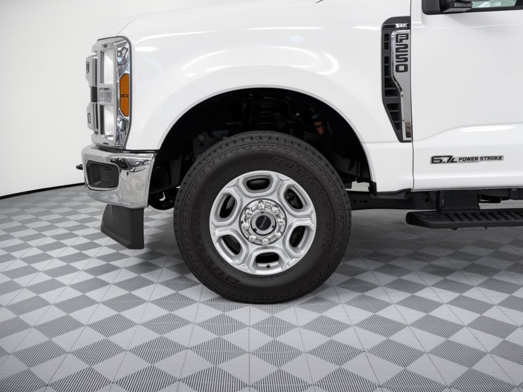 Certified 2025 Ford F250 XLT w/ FX4 Off-Road Package AWD/4WD image 13