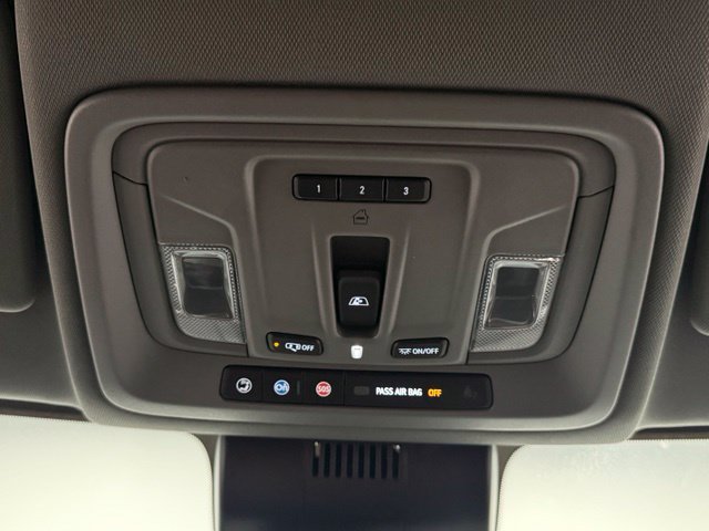 Used 2022 Chevrolet Silverado 1500 LTZ AWD/4WD image 29
