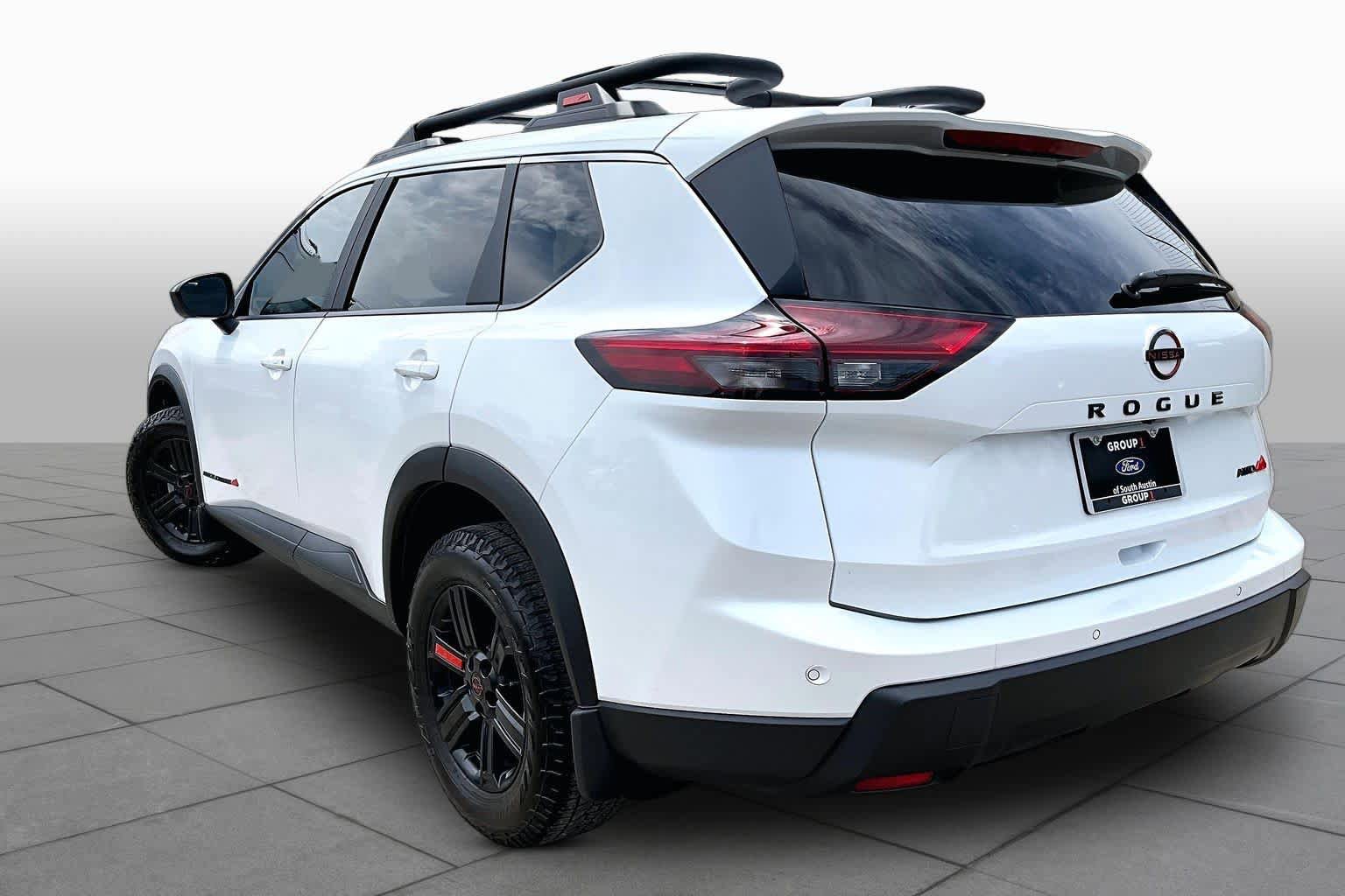 Used 2025 Nissan Rogue SV AWD/4WD image 6