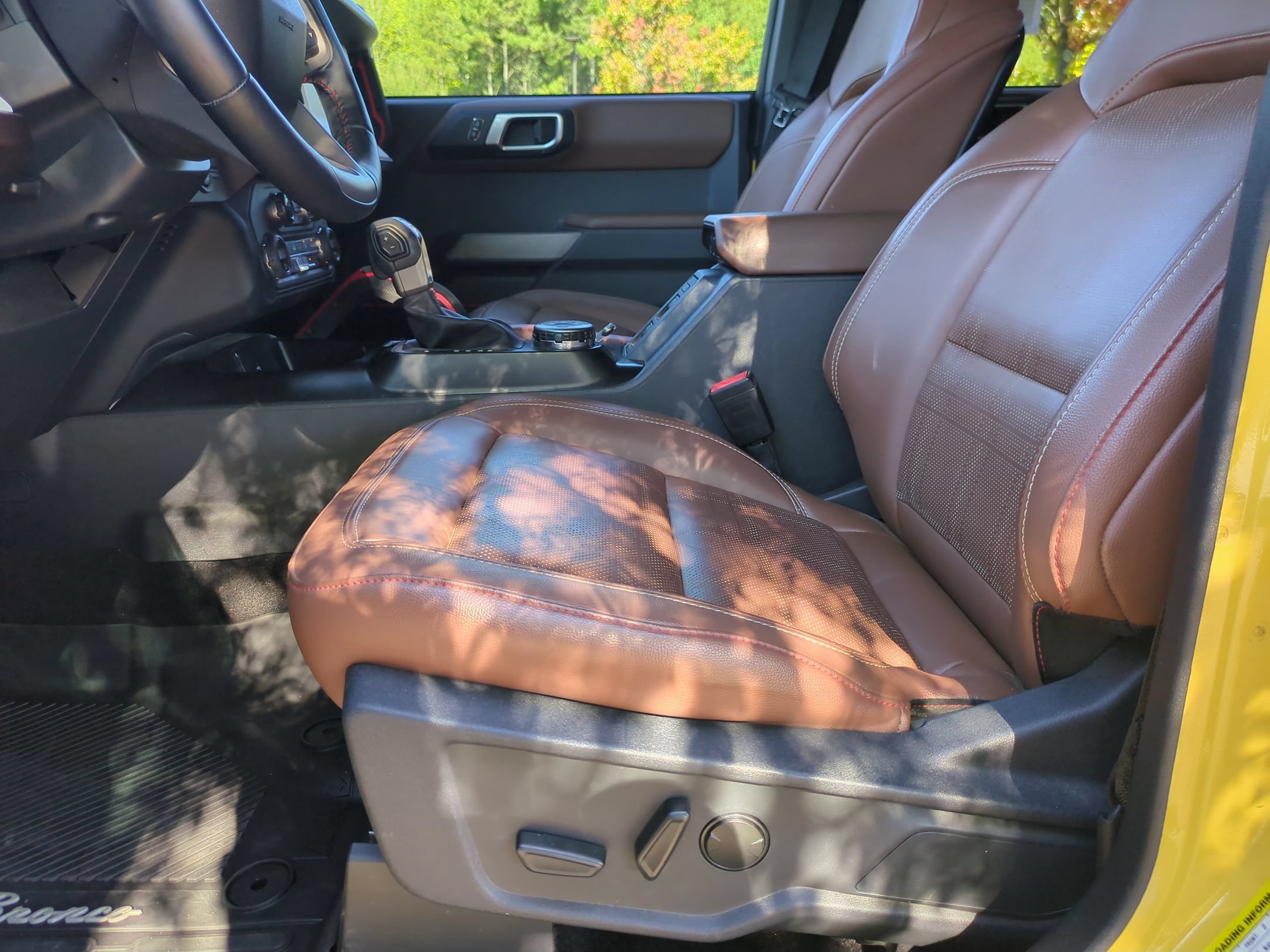 Certified 2023 Ford Bronco Heritage Edition AWD/4WD image 12