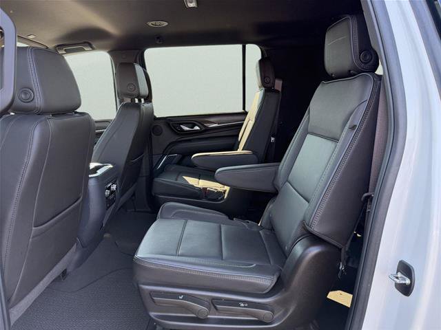 Used 2024 GMC Yukon XL Denali AWD/4WD image 13