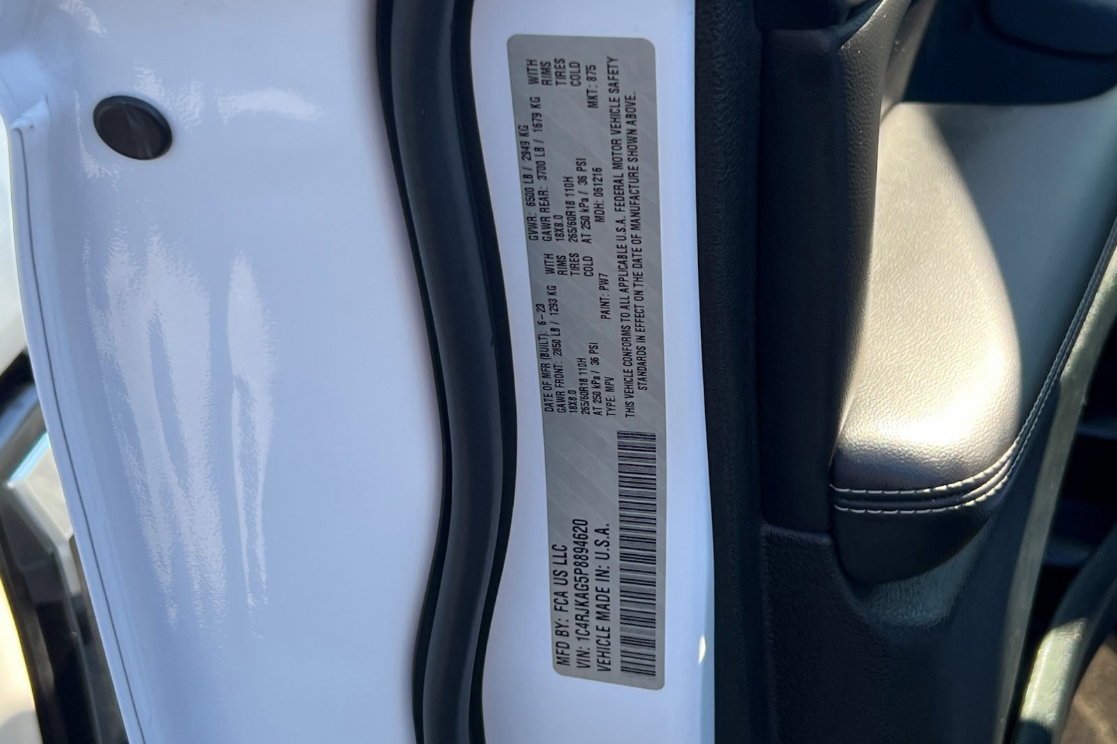 Used 2023 Jeep Grand Cherokee L Laredo image 29