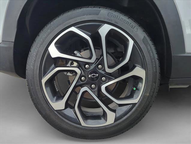 Used 2025 Chevrolet Trax RS w/ Driver Confidence Package FWD image 19