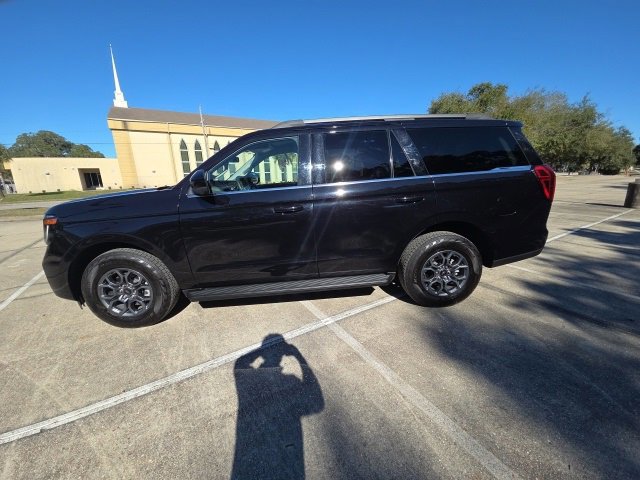 Certified 2025 Ford Expedition Active image 2