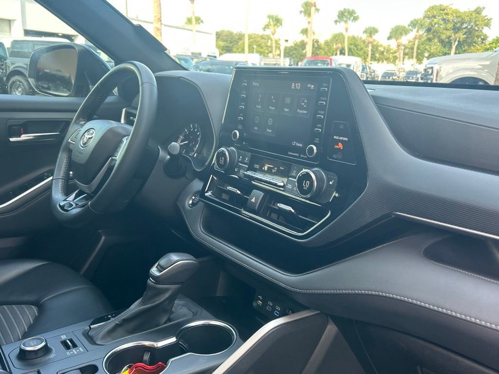 Used 2022 Toyota Highlander XSE image 31