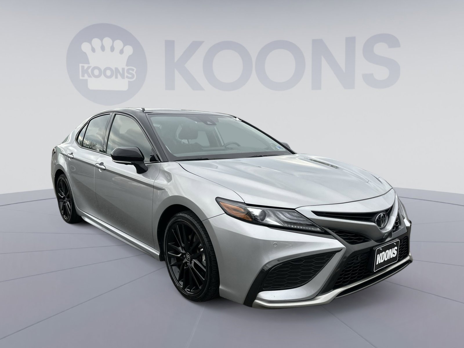 Used 2024 Toyota Camry XSE w/ Navigation Package FWD image 2