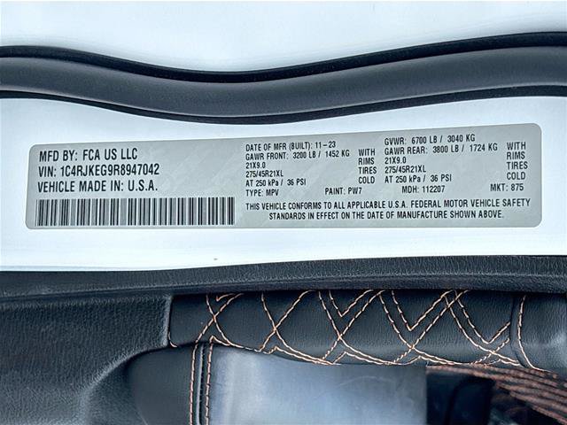 Used 2024 Jeep Grand Cherokee L Summit w/ Advanced Protech Group IV AWD/4WD image 36