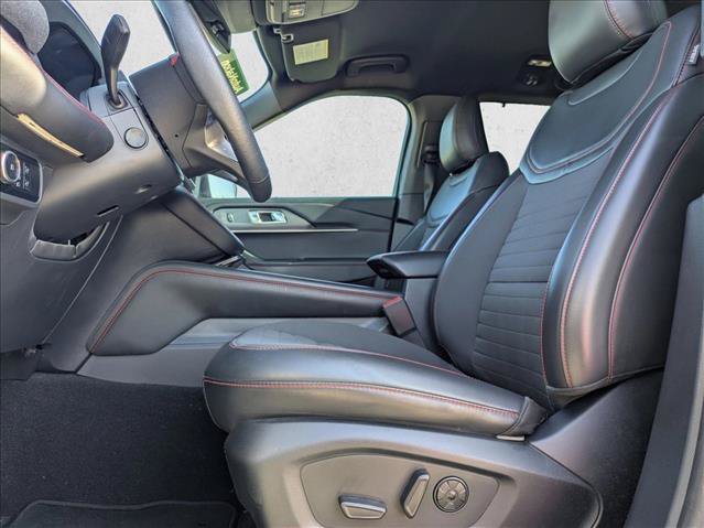 Certified 2025 Ford Explorer ST-Line w/ Premium Package RWD image 15