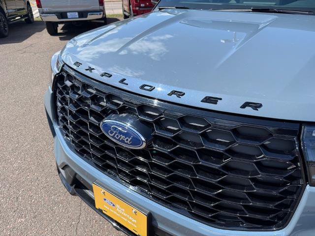 Certified 2025 Ford Explorer ST-Line w/ Premium Package AWD/4WD image 10