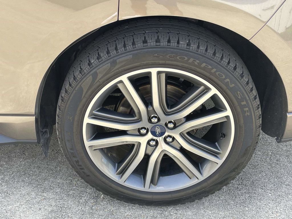 Certified 2019 Ford Edge Titanium w/ Equipment Group 301A image 9