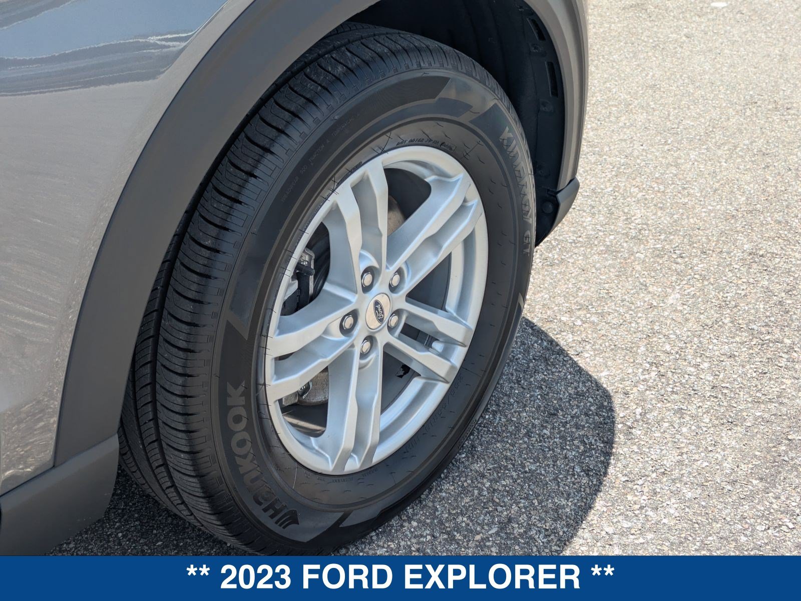 Certified 2023 Ford Explorer XLT RWD image 13