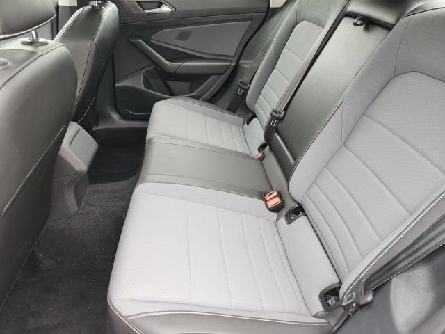 Used 2025 Volkswagen Jetta SE FWD image 30