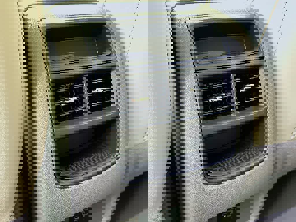 Used 2022 Cadillac XT5 Premium Luxury image 16