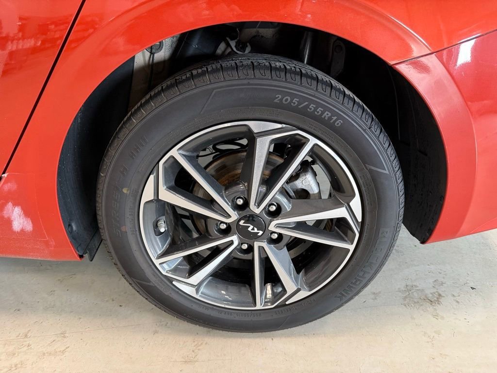 Used 2022 Kia Forte LXS FWD image 28