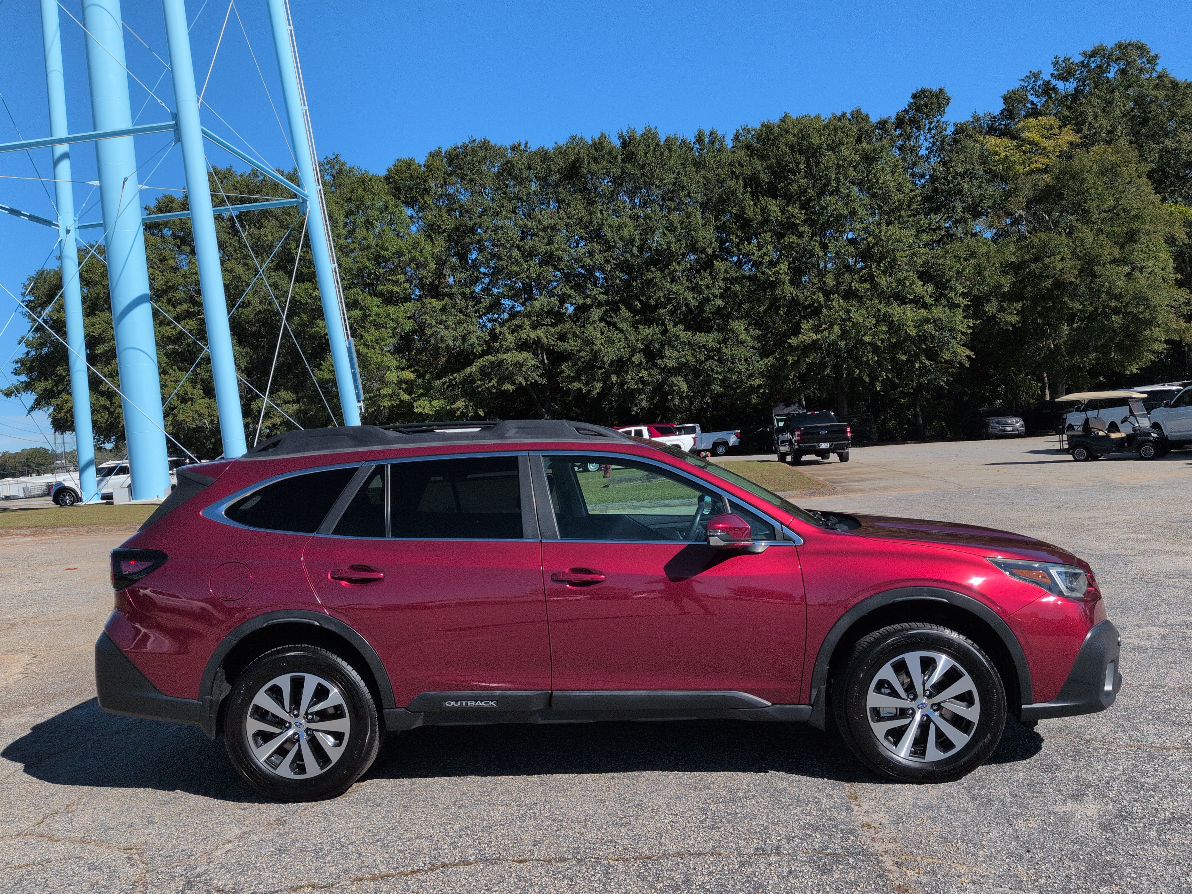 Used 2022 Subaru Outback Premium AWD/4WD image 2