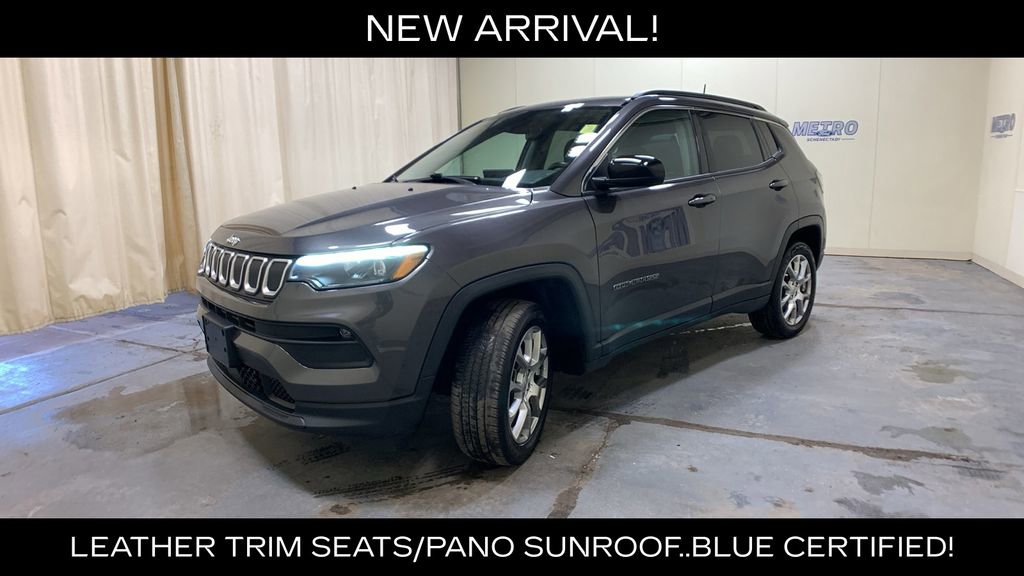 Used 2022 Jeep Compass Latitude w/ Sun and Sound Group AWD/4WD image 7