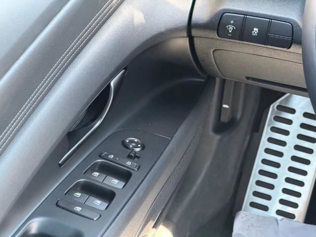 Used 2025 Hyundai Elantra Sport FWD image 18