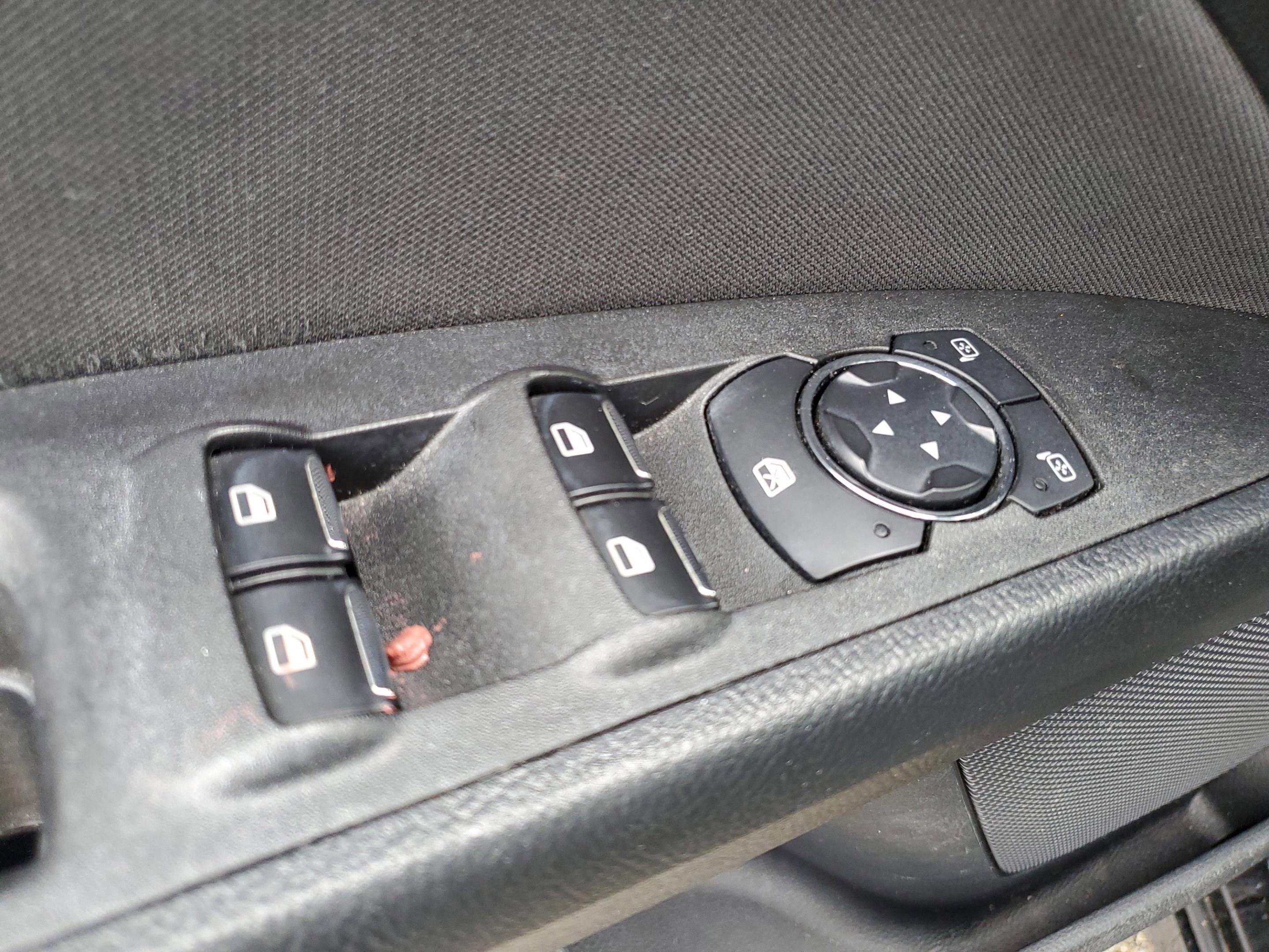Certified 2018 Ford Fusion SE w/ Fusion SE Technology Package FWD image 16