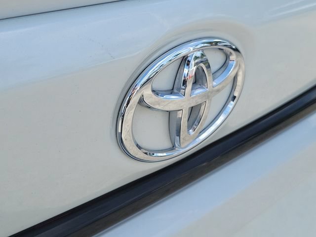 Used 2024 Toyota Corolla SE FWD image 6