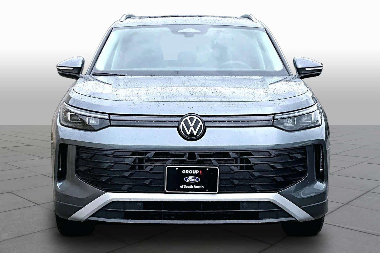 Used 2026 Volkswagen Tiguan SE FWD image 4