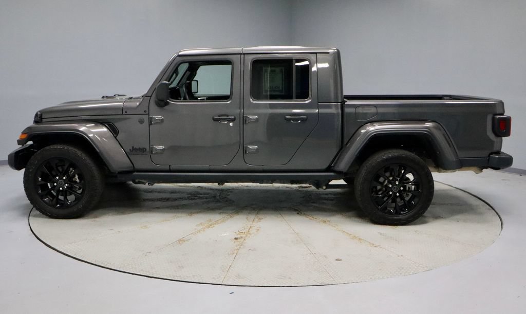 Used 2024 Jeep Gladiator Sport AWD/4WD image 7