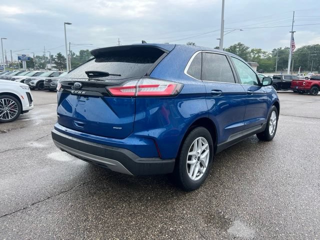 Certified 2024 Ford Edge SEL w/ Convenience Package AWD/4WD image 4