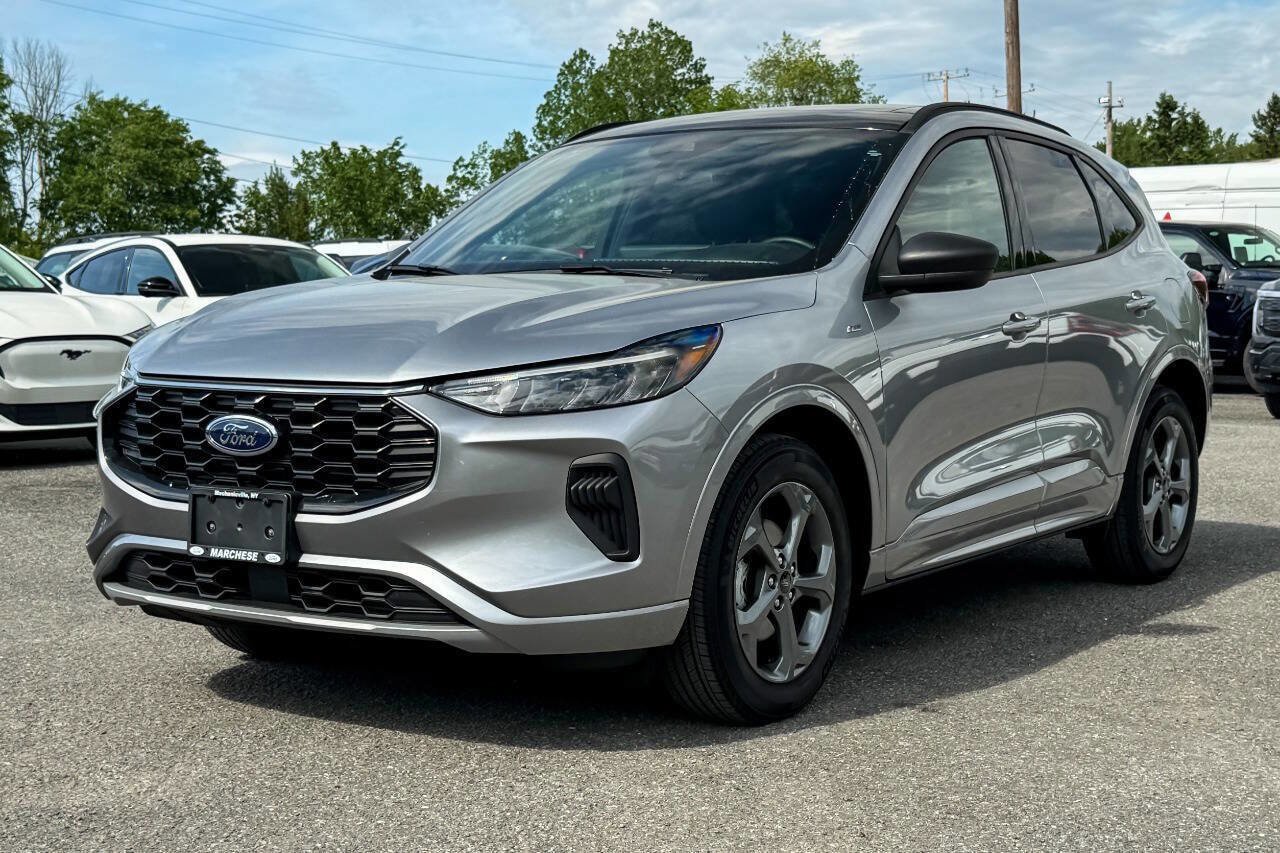 Certified 2023 Ford Escape ST-Line w/ Tech Pack #1 AWD/4WD image 7