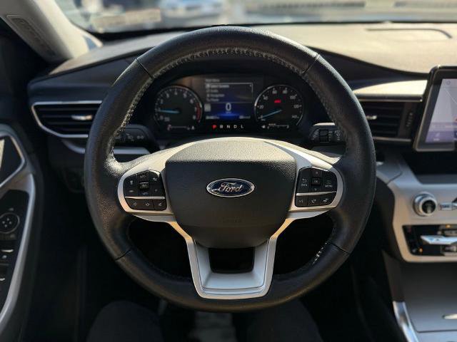 Certified 2022 Ford Explorer XLT w/ Equipment Group 202A image 16