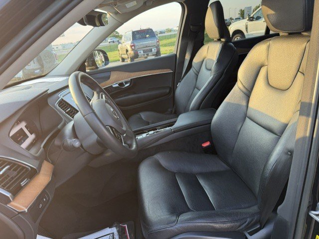 Used 2023 Volvo XC90 T8 Plus w/ Protection Package Premier AWD/4WD image 13