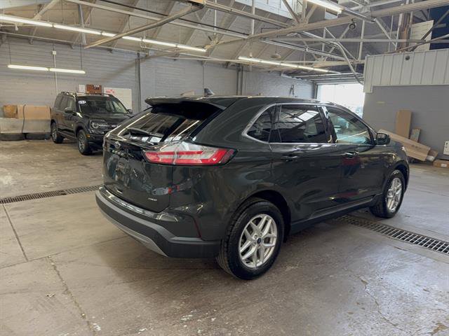 Certified 2022 Ford Edge SEL w/ Convenience Package AWD/4WD image 5