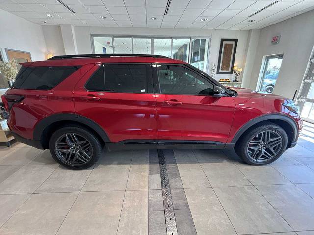 Certified 2025 Ford Explorer ST-Line w/ Premium Package AWD/4WD image 3