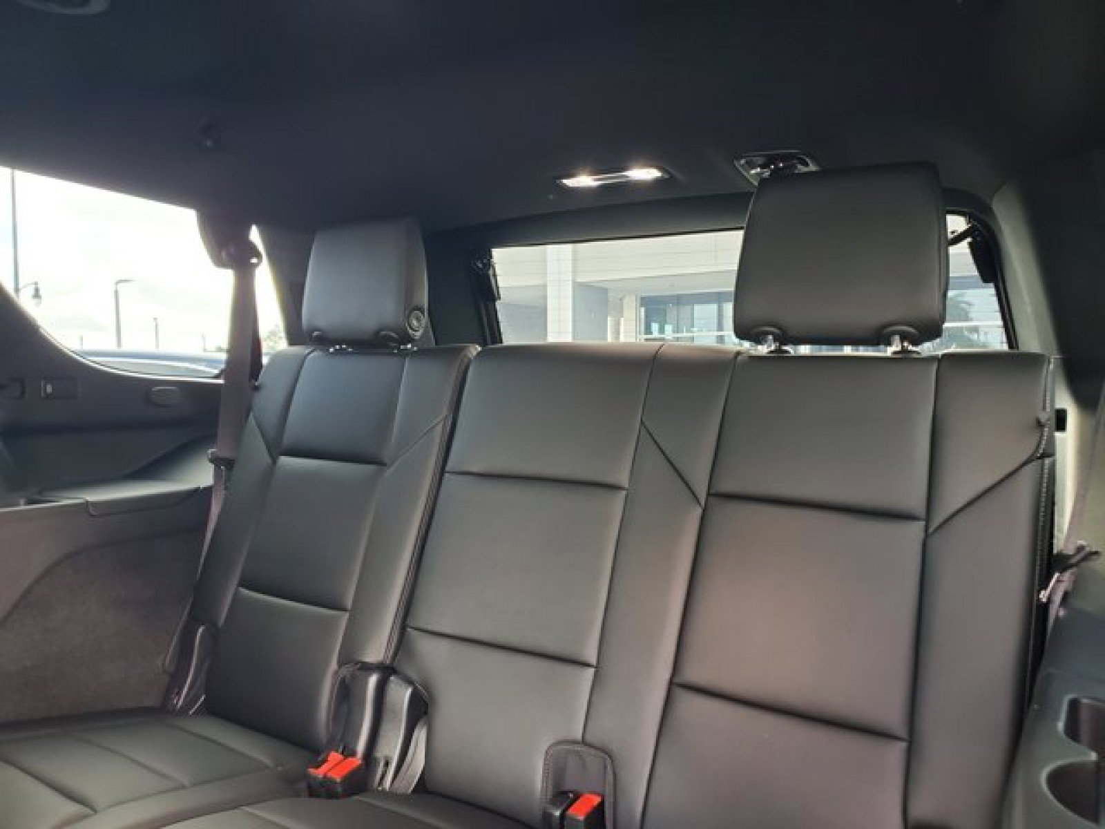 Used 2022 Cadillac Escalade Luxury image 30