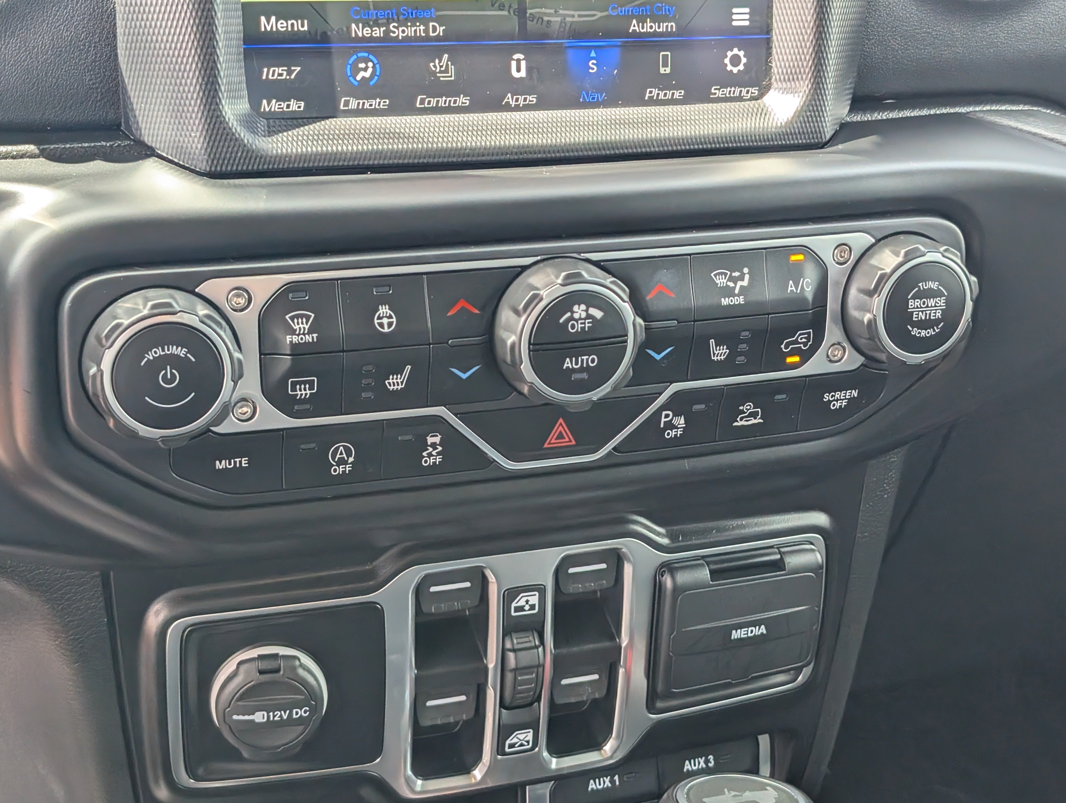 Used 2021 Jeep Wrangler Unlimited Sahara AWD/4WD image 29