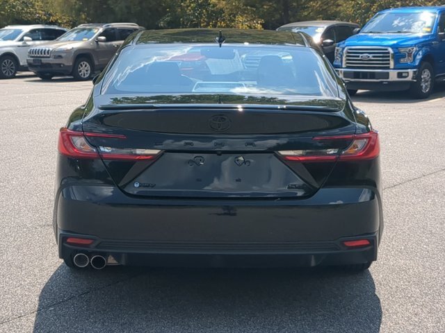Used 2025 Toyota Camry SE w/ Convenience Package FWD image 5