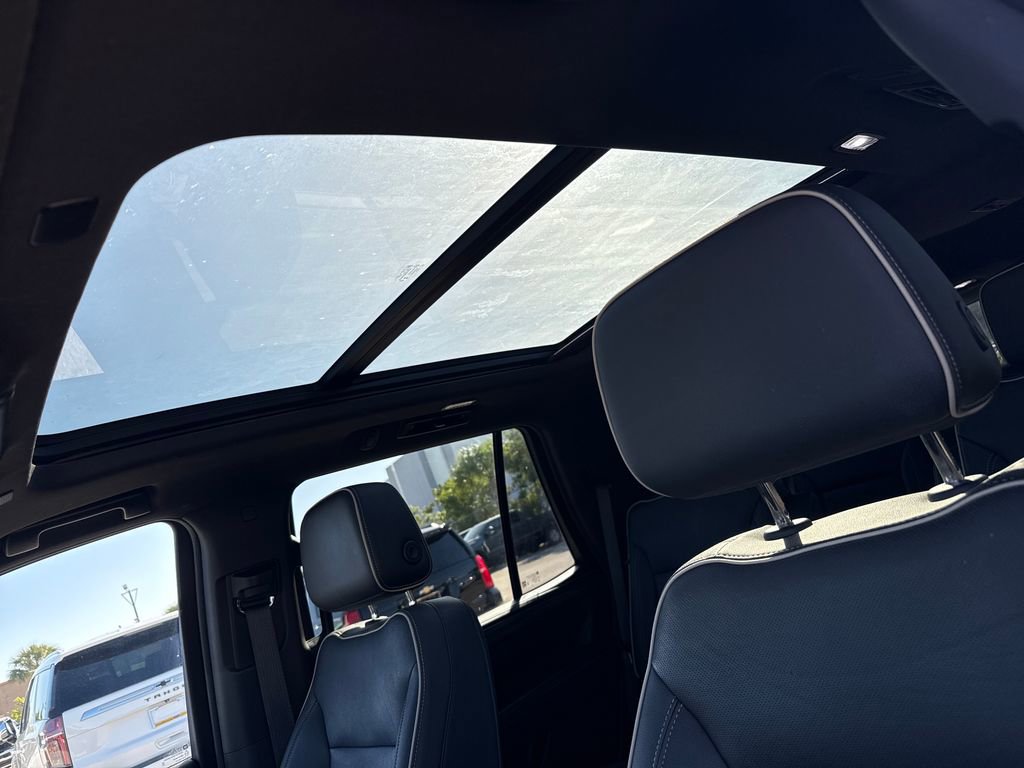Used 2023 GMC Yukon SLT w/ SLT Luxury Package image 8