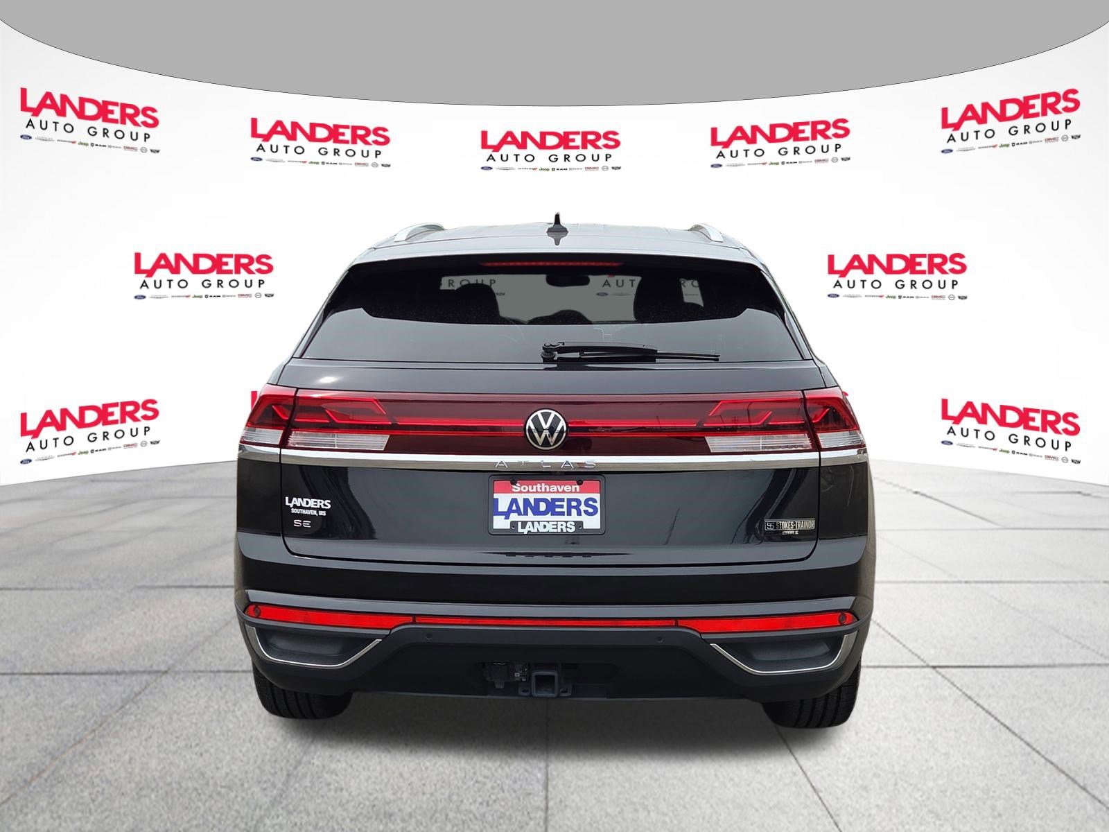 Used 2024 Volkswagen Atlas Cross Sport SE FWD image 4
