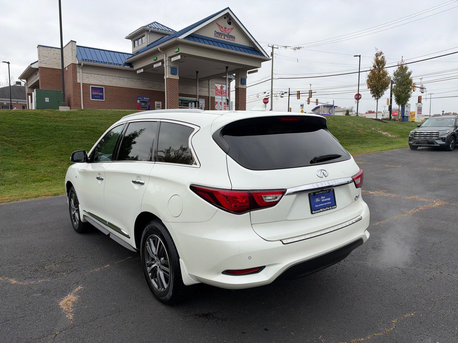 Used 2017 INFINITI QX60 Luxe w/ Premium Plus Package AWD/4WD image 12