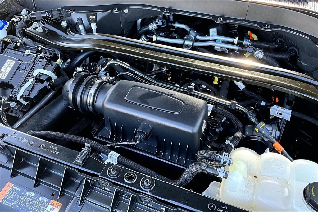 Certified 2023 Ford Explorer Limited w/ Equipment Group 301A image 35