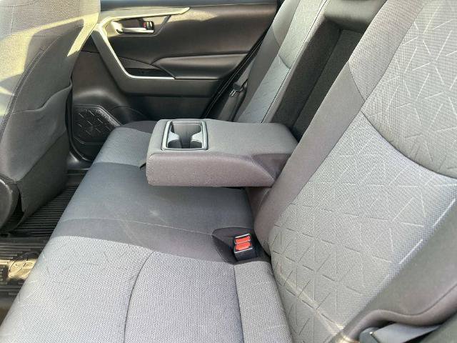 Used 2020 Toyota RAV4 XLE FWD image 18