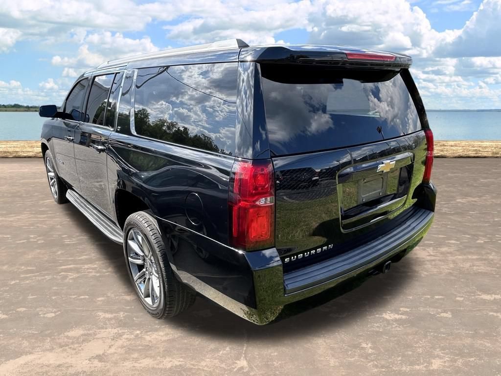 Used 2017 Chevrolet Suburban LT RWD image 8