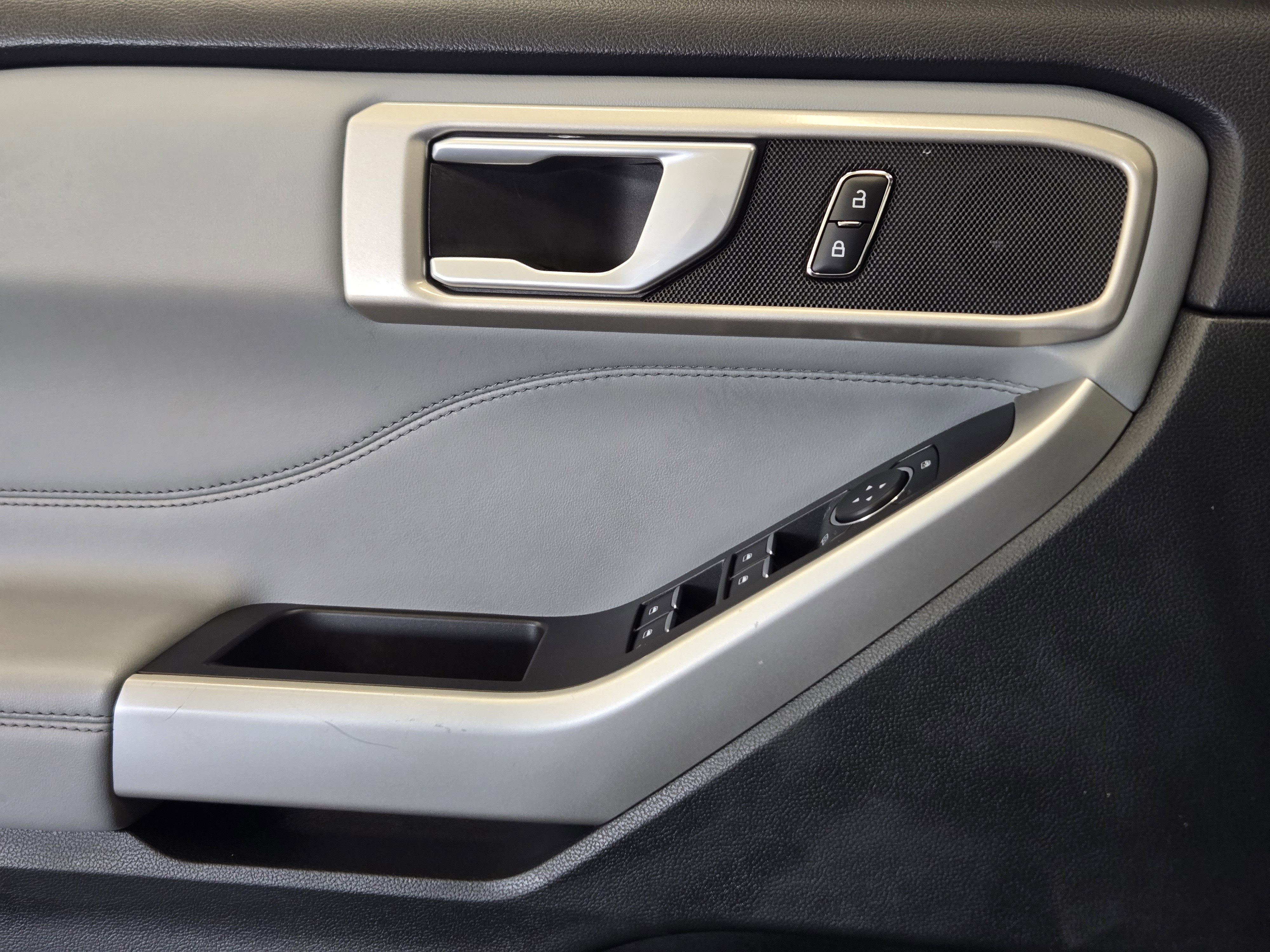 Certified 2023 Ford Explorer XLT w/ Equipment Group 202A image 22