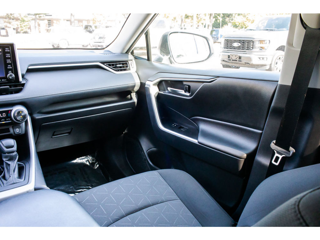 Used 2021 Toyota RAV4 XLE w/ Convenience Package AWD/4WD image 15