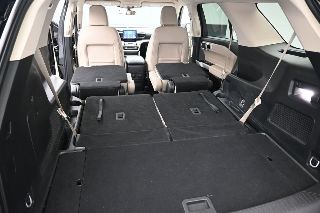 Certified 2024 Ford Explorer XLT w/ Equipment Group 202A RWD image 11