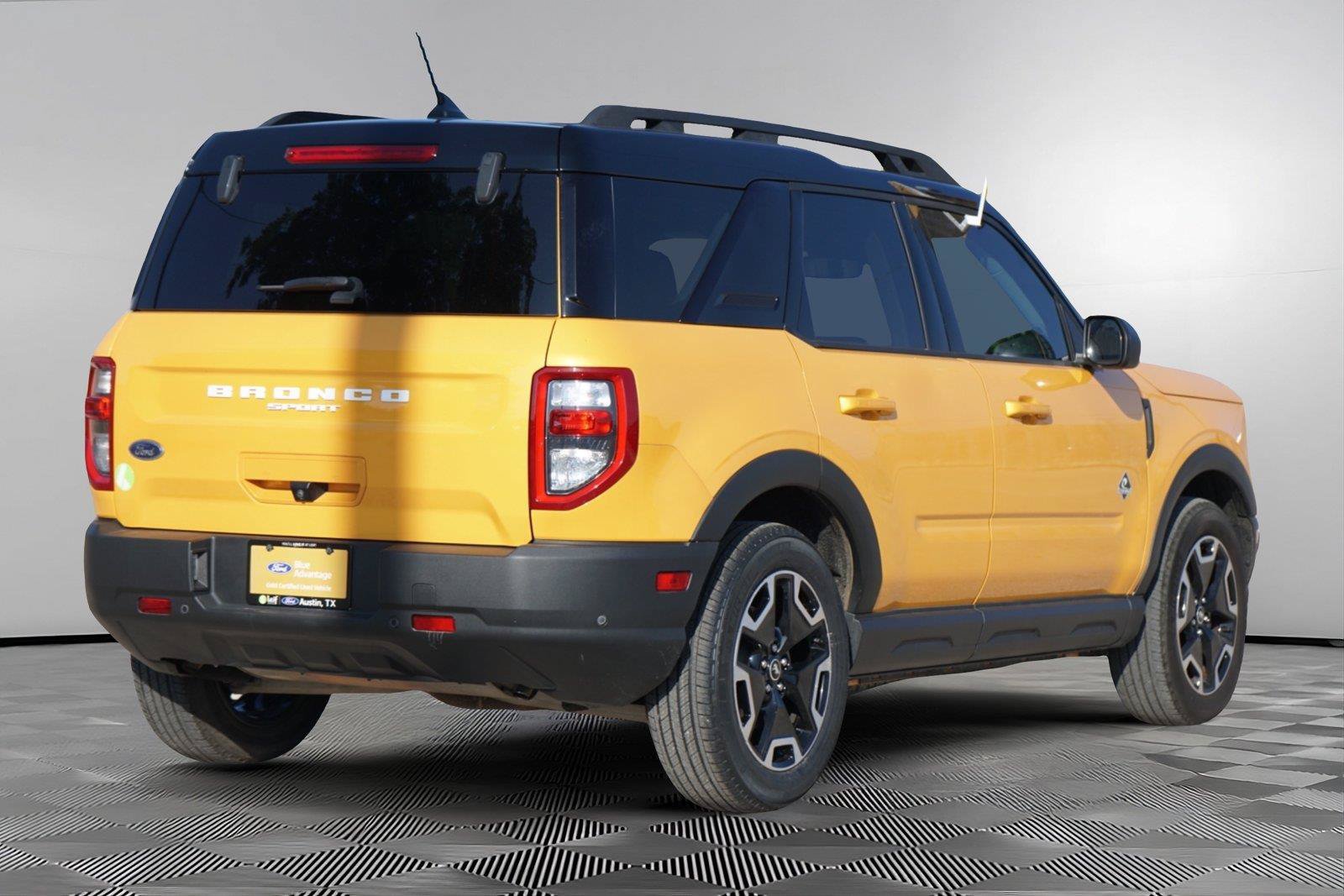 Certified 2022 Ford Bronco Sport Outer Banks w/ Tech Package AWD/4WD image 4
