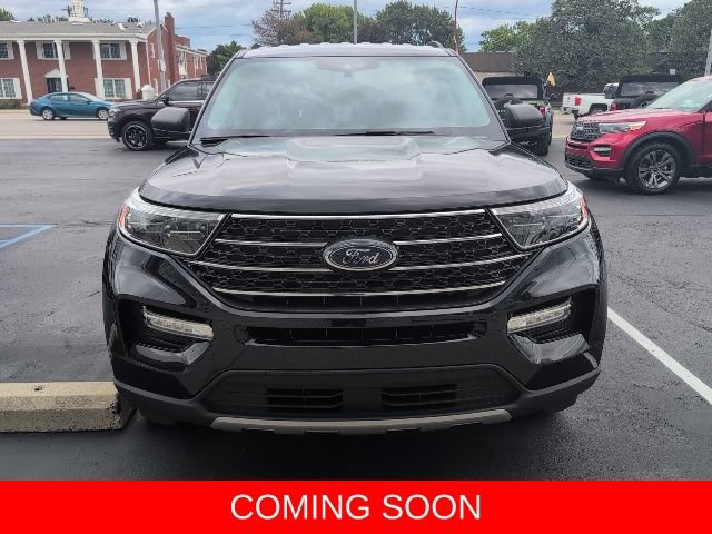 Certified 2023 Ford Explorer XLT w/ Equipment Group 202A AWD/4WD image 2